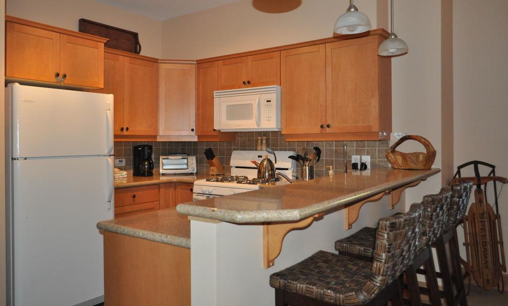 Red Mountain Village Condos Rossland Chambre photo